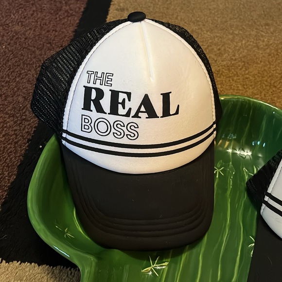 🧢☀️Mom and child hat / the boss / the real boss / black and white / snap close - Picture 3 of 8